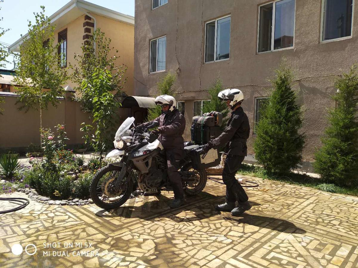 Saima Guest House Osch Exterior foto