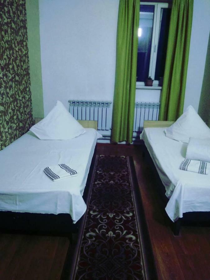 Saima Guest House Osch Exterior foto